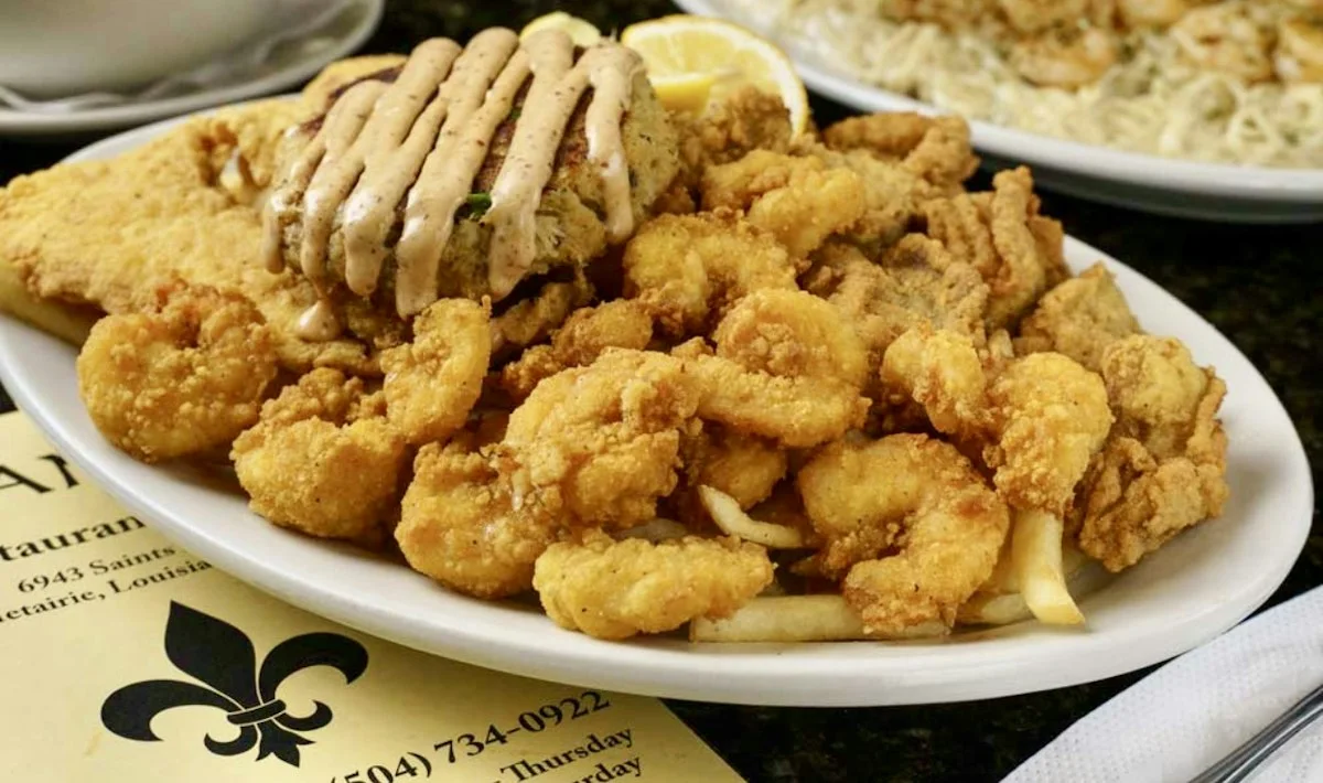 Mano's Po-Boys, business photo 2